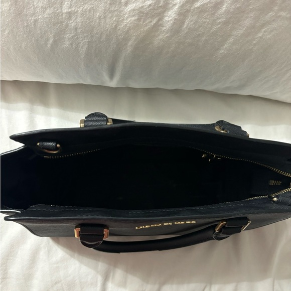 Michael Kors black leather hand bag with adjustable, detachable shoulder strap - Picture 7 of 8